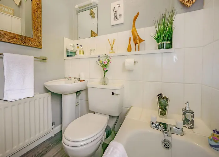 Holiday home Hazel's *