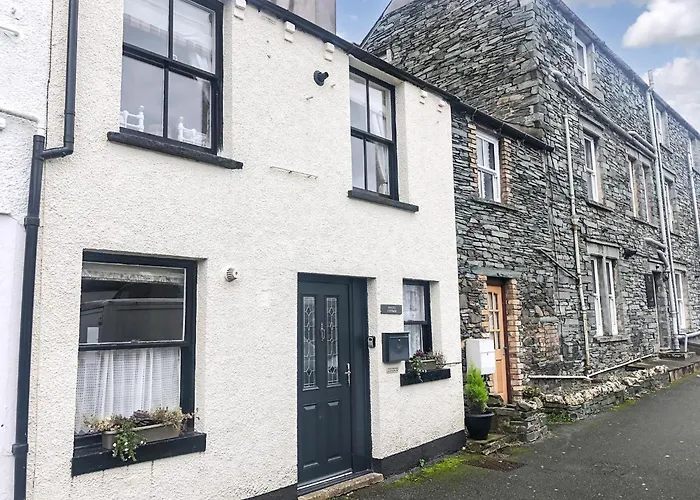 Hazel's Holiday home